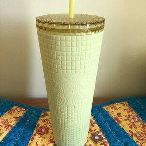 Starbucks Textured Tumbler Yellow Matted 24oz Cup Straw Sirens Eye New Venti